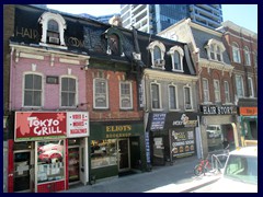 Toronto Bus Tour 118  - Yonge St